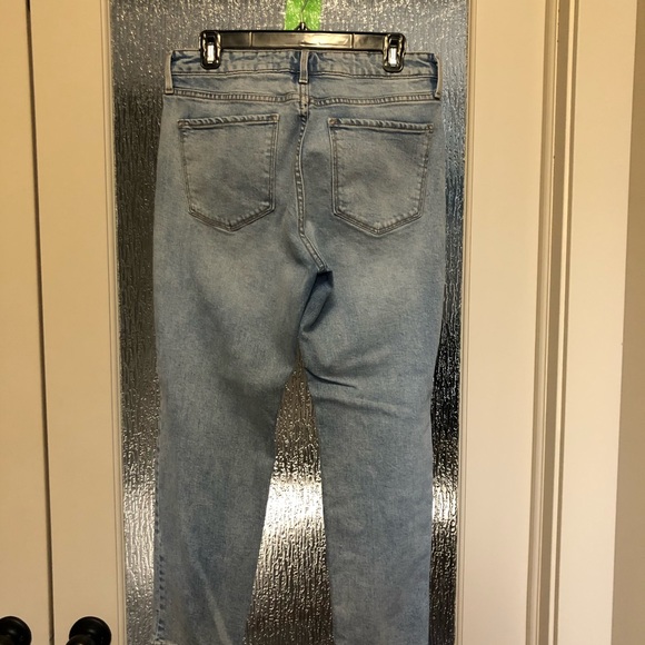 Light wash jeans - Picture 3 of 4